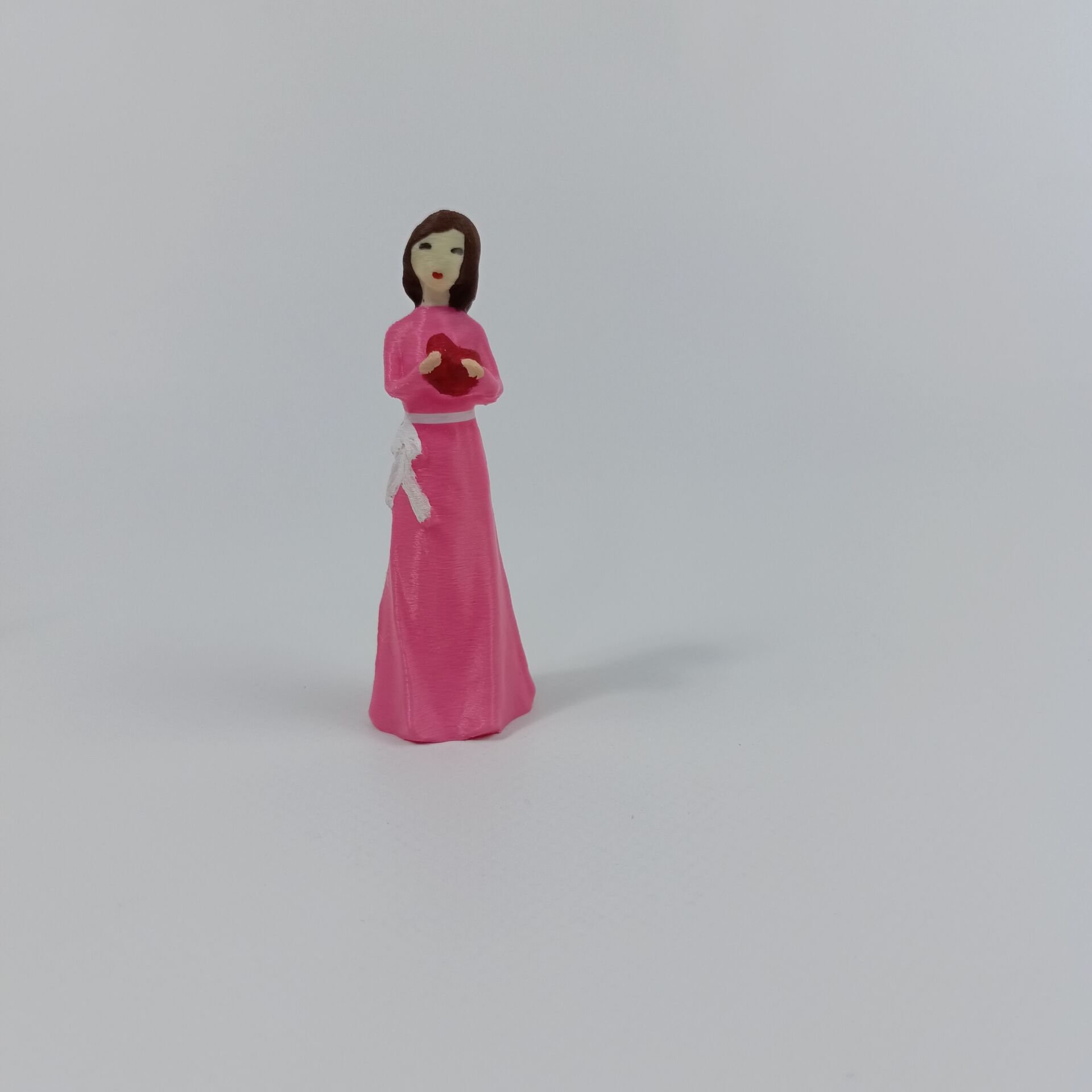 Kalp tutan kadın - Teraryum malzemesi