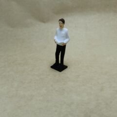 Kitap Okuyan  Erkek Figürü  -Teraryum Malzemesi