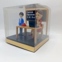 Sınıf Platform -  Bayan  öğretmen - Erkek öğrenci - Öğretmenler günü hediyesi