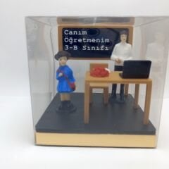 Sınıf Platform -  Erkek öğretmen - Kız öğrenci - Öğretmenler günü hediyesi(Kişiye Özel)