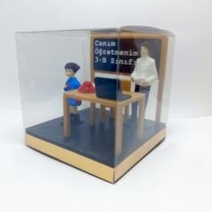 Sınıf Platform -  Erkek öğretmen - kız öğrenci - Öğretmenler günü hediyesi