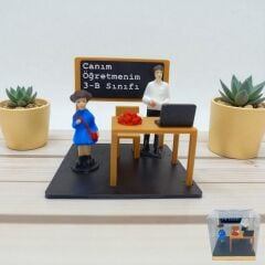 Sınıf Platform -  Erkek öğretmen - kız öğrenci - Öğretmenler günü hediyesi