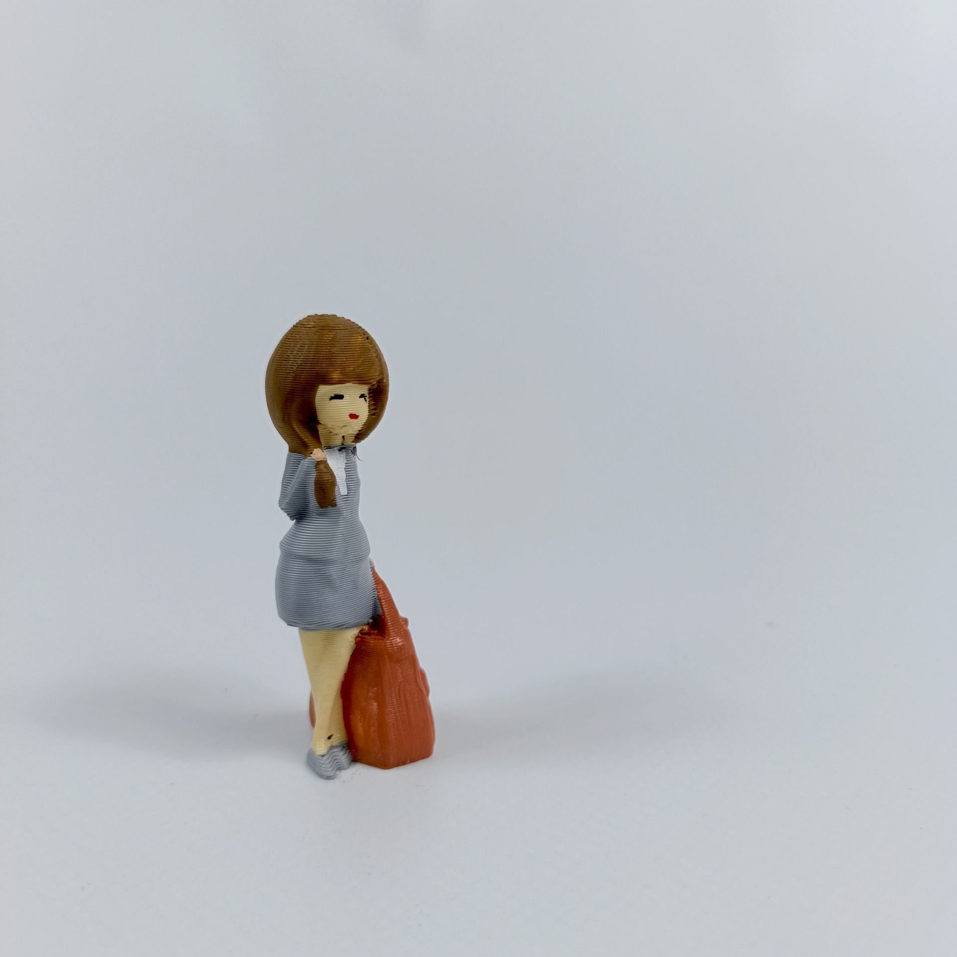 Gri Ceketli Bayan  Figürü 6 .5 cm - Teraryum Malzemesi