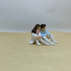 Yerde Oturan  Çift- Teraryum Malzemesi