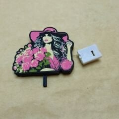 Şapkalı Kadın-  Işıklı Buket Süsü