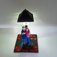 Lambalı Selfie Çekilen Çift Biblo (Kutulu)