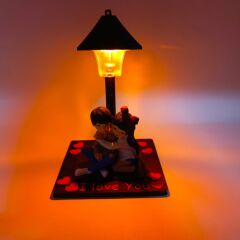 Lambalı Piknik Yapan Çift Biblo (Kutulu)