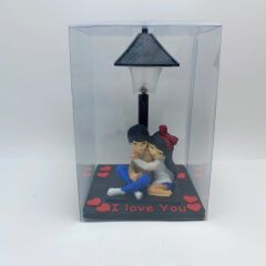 Lambalı Piknik Yapan Çift Biblo (Kutulu)