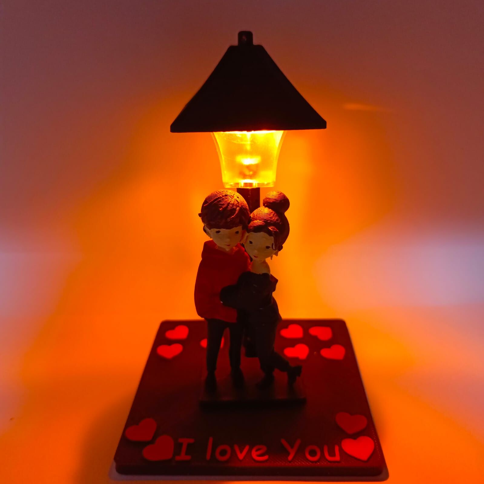 Lambalı Sarılan Çift Biblo (Kutulu)