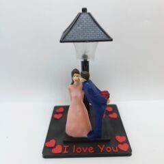 Lambalı Romantik Öpüşen Çift Biblo (Kutulu)