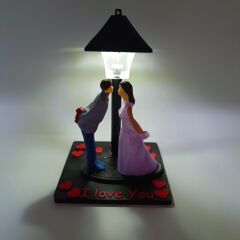 Lambalı Romantik Elbiseli Çift Biblo (Kutulu)