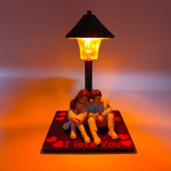 Lambalı Yerde Oturan Çift  Biblo (Kutulu)