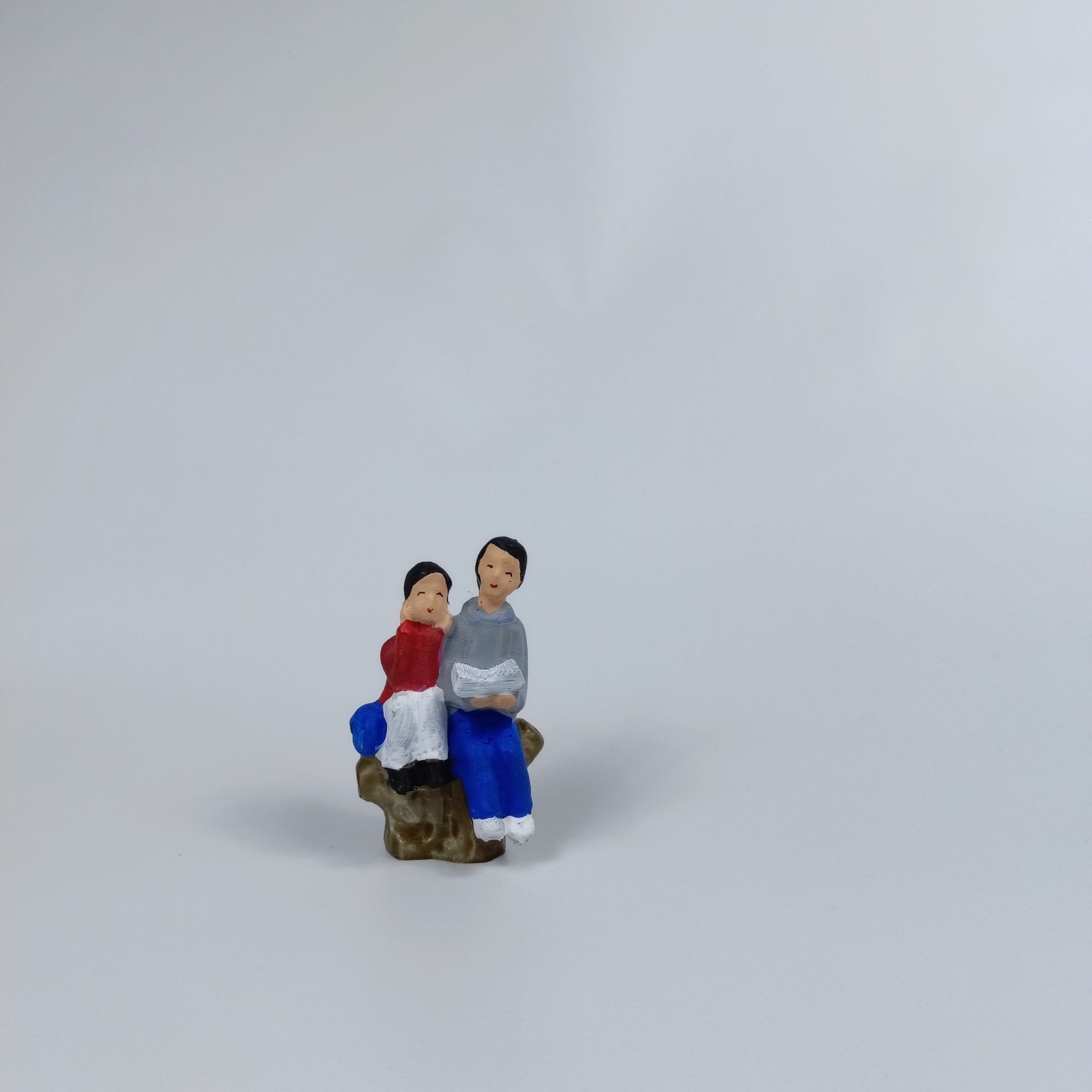 Kütükte Oturan Gençler - Teraryum Malzemesi