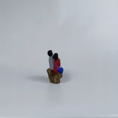 Kütükte Oturan Gençler - Teraryum Malzemesi